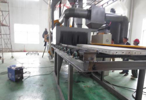 鋁膜板拋丸機(jī)，鋁膜板清理機(jī)翻新舊，去除水泥浮漿